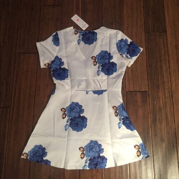 Floral Print Dress V Neck - Picture 6 of 6